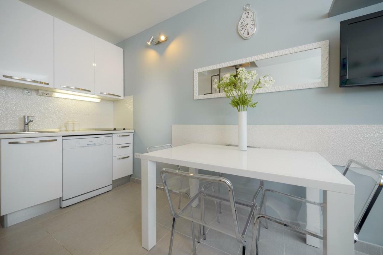 Top Location! Beach & Center Apt 4 Bol Exterior photo